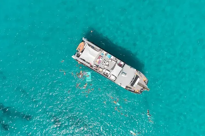 Crystal Waters Boat Trip